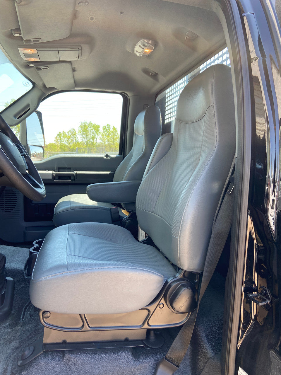 F650/F750 with Air Ride Bucket Seats