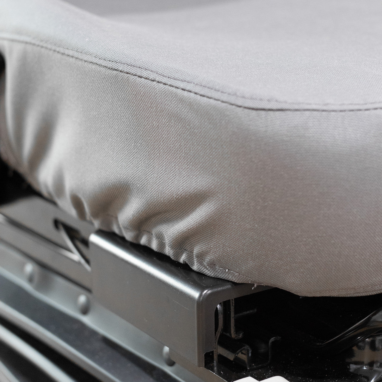 Great fitting heavy duty CASE excavator seat cover